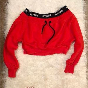 IVY PARK CROPPED SWEATSHIRT